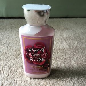 NWT sweet cranberry rose